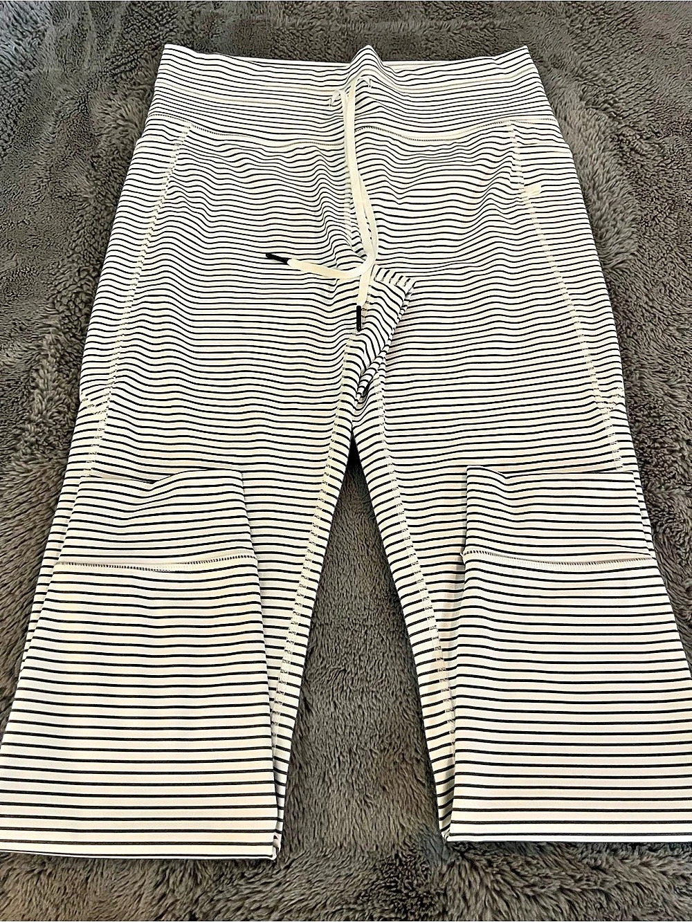 Halara Striped Leggings in White & Black Size XL